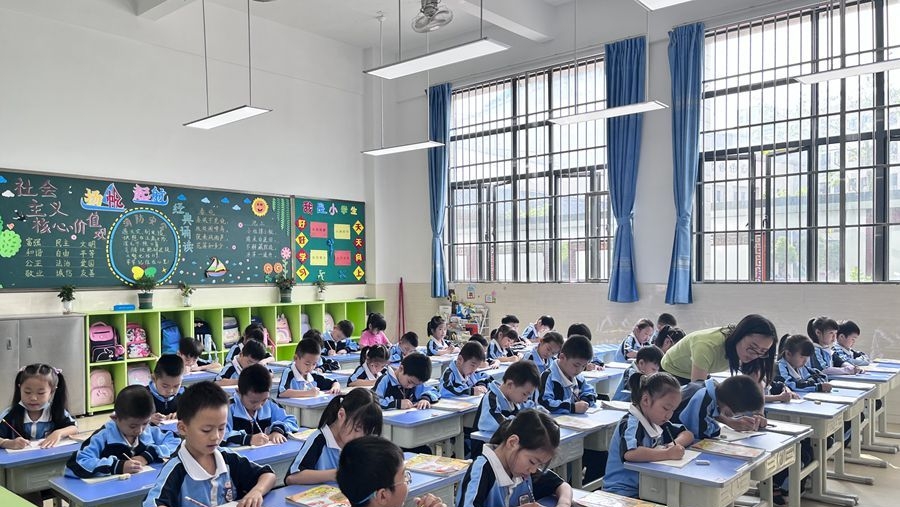 維格教育照明：專業(yè)教室燈，點亮求知之路