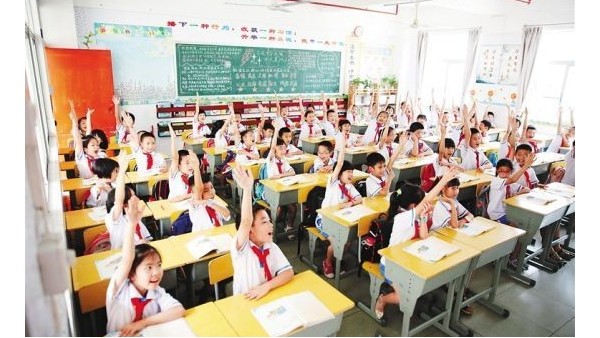 呵護(hù)青少年視力健康，為什么教室要選擇護(hù)眼教室燈具？