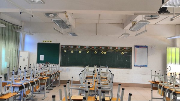 學校要提供教室優(yōu)質照明光環(huán)境，才能有效呵護學生的視力健康