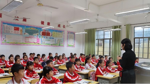 政策倒計(jì)時(shí)！全國<i style='color:red'>教室照明</i>改造招投標(biāo)進(jìn)入黃金50天